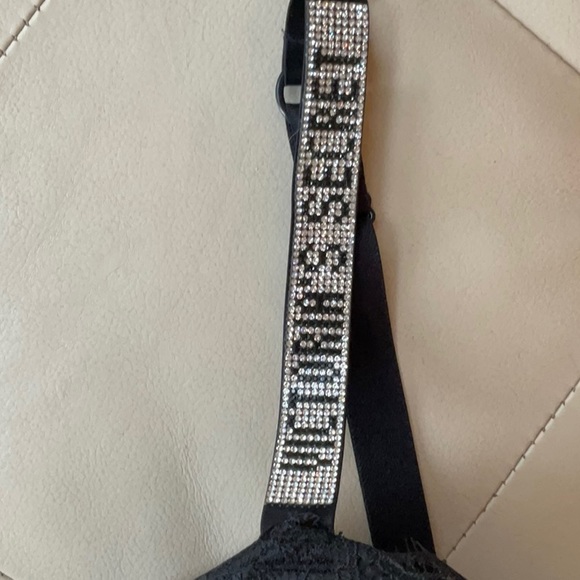 Victorias secret size 38D very sexy push-up bra. Brand new never worn - Picture 2 of 9